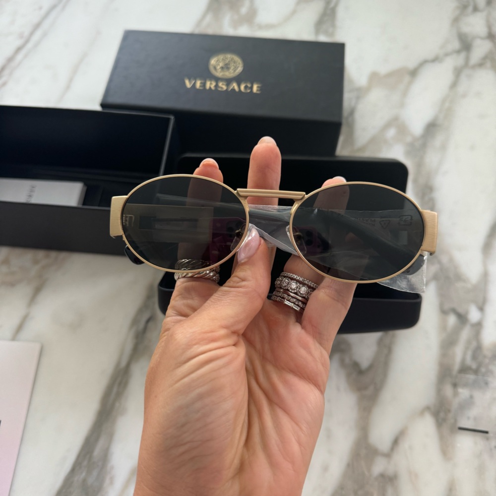 brand new never tried on Versace Sunglasses medusa 95